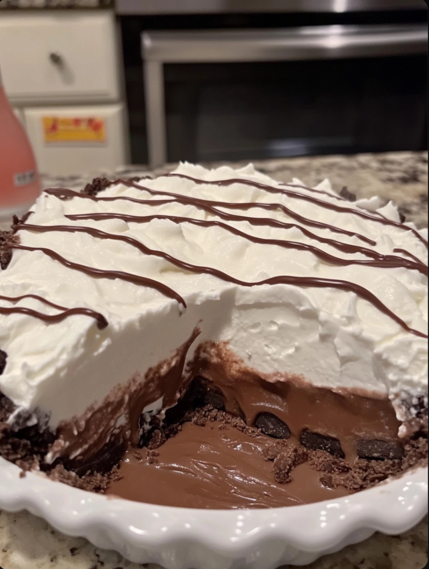 Chocolate Cream Pie 🍫🥧✨